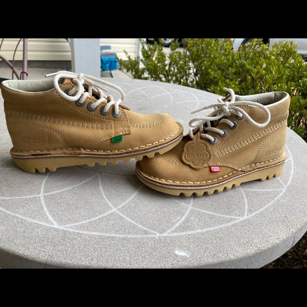 Kickers Boots unisex EUR 36.  Excellent